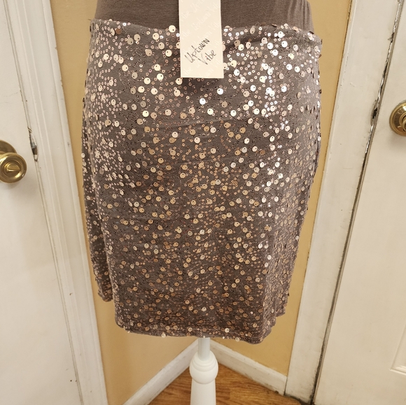 Gold Sequin Stretchy Bodycon Mini Skirt | Color: Gold | Size:M - Picture 2 of 4